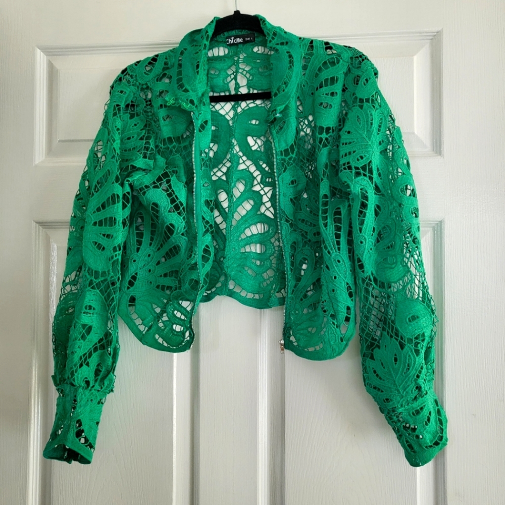 Green cutout lace jacket and short set - sz Large